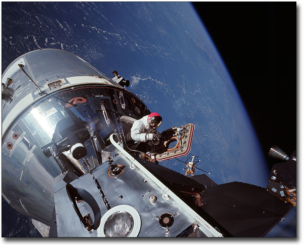 APOLLO 9 COMMAND MODULE NASA 8x10 SILVER HALIDE PHOTO PRINT