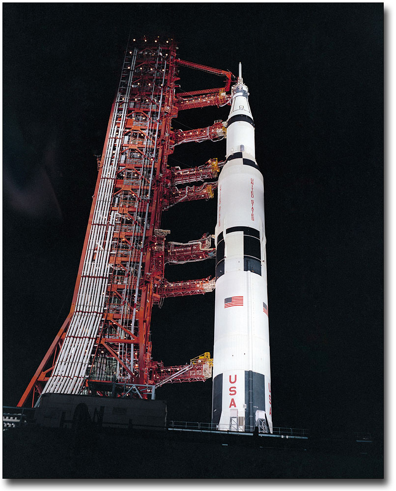 NASA APOLLO 13 SATURN V ROCKET AT NIGHT 8x10 SILVER HALIDE ...