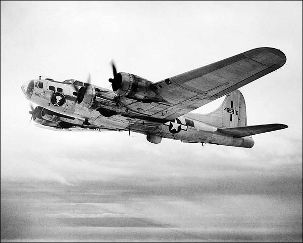 B-17 / B-17F Flying Fortress Bomber WWII Photo Print for Sale