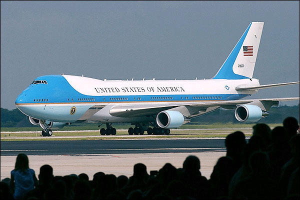Air Force One VC-25 / Boeing 747 Photo Print for Sale