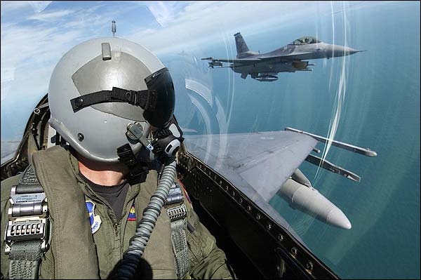 F-16 Fighting Falcons Pilot View Photo Print for Sale