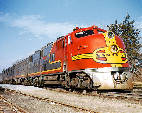 Santa Fe Warbonnet E-3A/E-8B/E-3B Railroad Photo Print for Sale