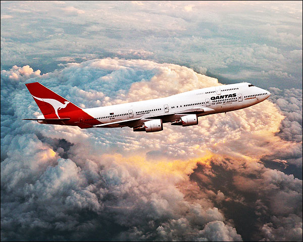 Qantas Airlines Boeing 747-400 in Flight Photo Print for Sale