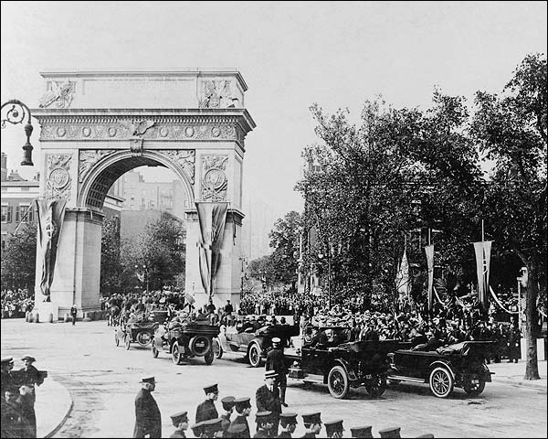 Washington Square Park Arch, New York City Photo Print for Sale