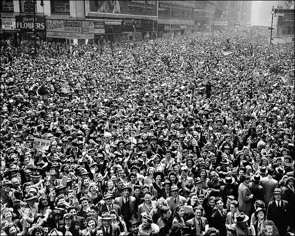 V-E Day Celebration NYC Times Square 1945 WWII Photo Print for Sale