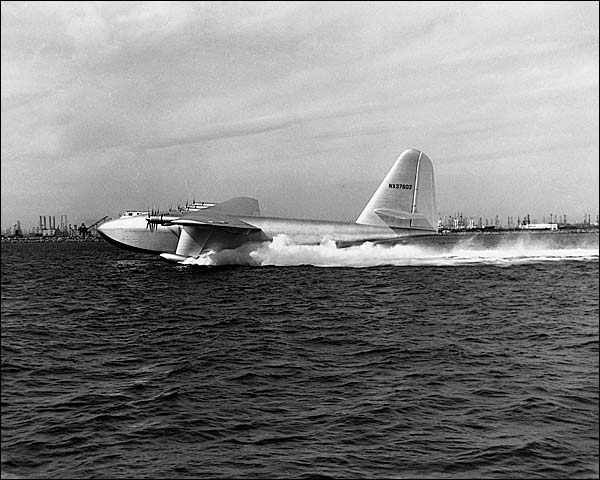 H-4 Hercules 'Spruce Goose' Water Landing Photo Print for Sale