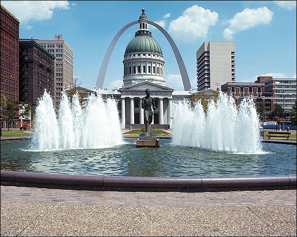 Gateway Arch & Old Courthouse, St. Louis Photo Print for Sale