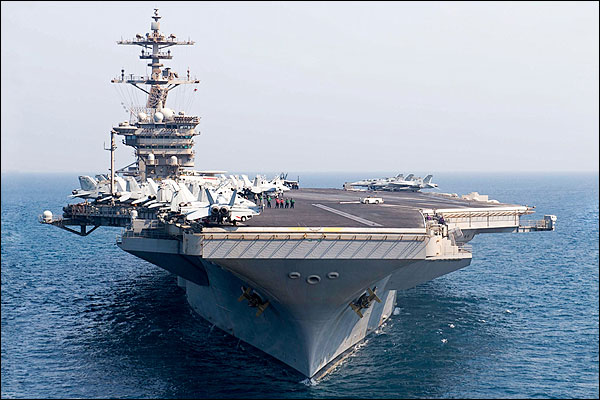 USS THEODORE ROOSEVELT CVN 71 IN ARABIAN GULF 8x12 GLOSSY PHOTO