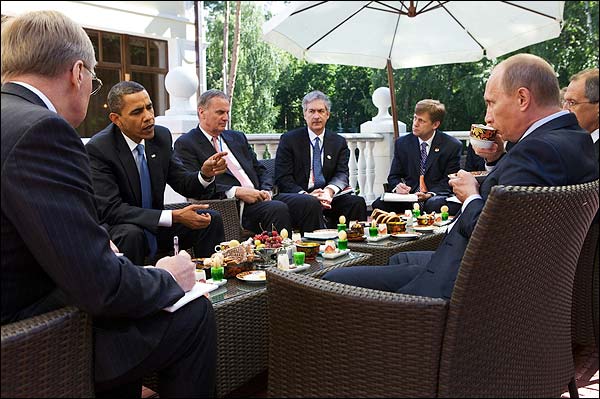 President Obama at Breakfast Meeting with Putin in Russia Photo Print for Sale